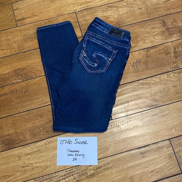 Silver Tuesday Low Skinny Jeans - Picture 7 of 7